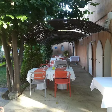Szálloda De La Cauquiere Le Beausset